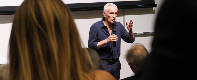 Jorge Ramos speaking to attendees of the 74th Annual University of Miami Student Media Awards.